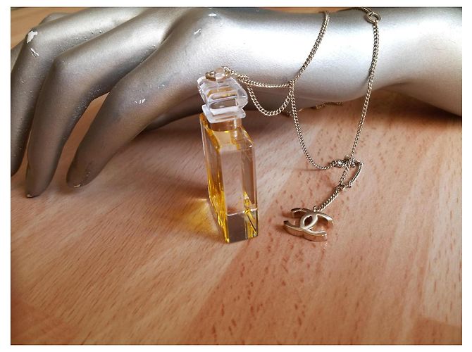 Collana Chanel No.5 in metallo con pendente CC Multicolore - vista 7