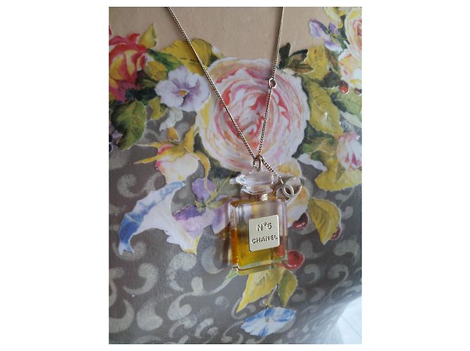 Collana Chanel No.5 in metallo con pendente CC Multicolore - vista 9