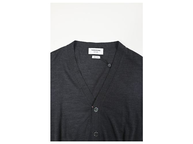 Grau Cashmere Cardigan mit Knöpfen von Thom Browne - Ansicht 10