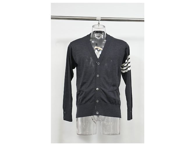 Grau Cashmere Cardigan mit Knöpfen von Thom Browne - Ansicht 6