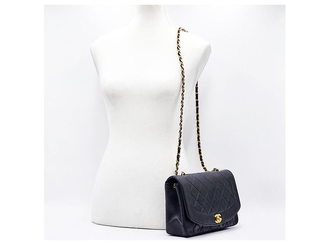 Chanel Vintage Diana Umhängetasche Schwarz - Ansicht 8