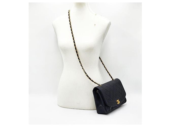 Chanel Vintage Diana Umhängetasche Schwarz - Ansicht 9