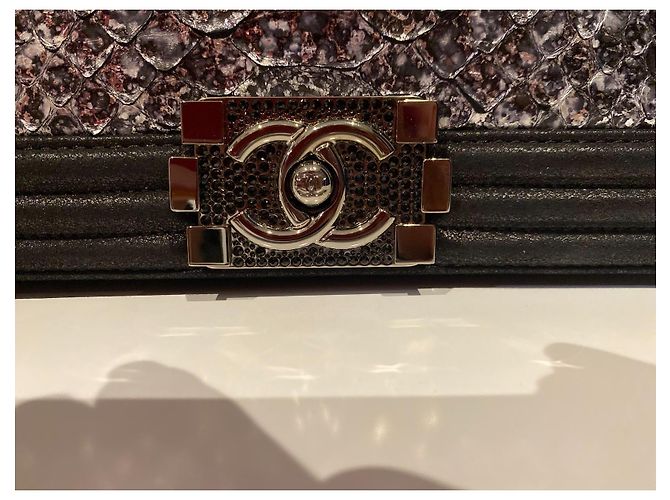 Le Boy CHANEL BOY Bolsa Média em Python Prata e Couro de Cabra Preto RARA! * Peça de Colecionador * Hardware prateado - vista 7