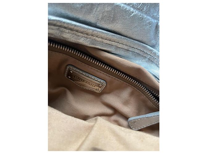 Bolsa de mão acolchoada Miu Miu em couro prateado Prata - vista 11