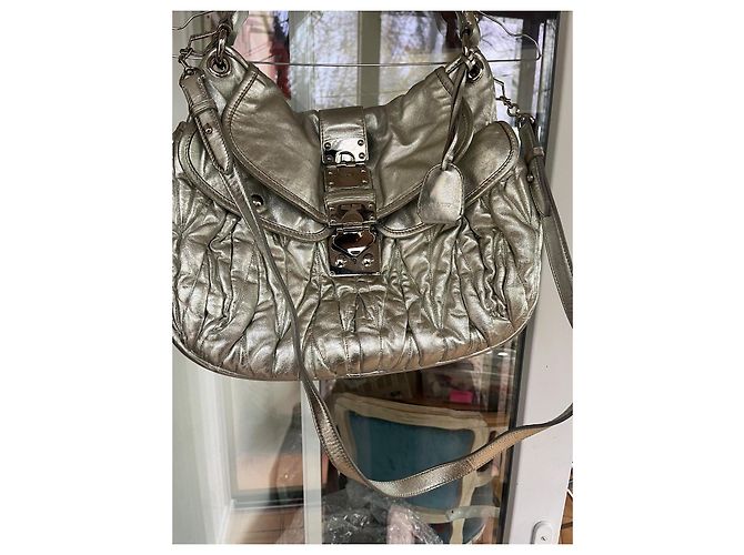 Bolsa de mão acolchoada Miu Miu em couro prateado Prata - vista 3