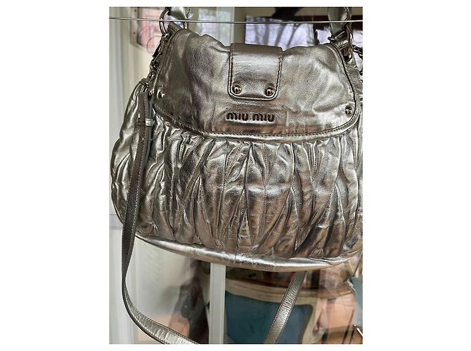 Bolsa de mão acolchoada Miu Miu em couro prateado Prata - vista 4