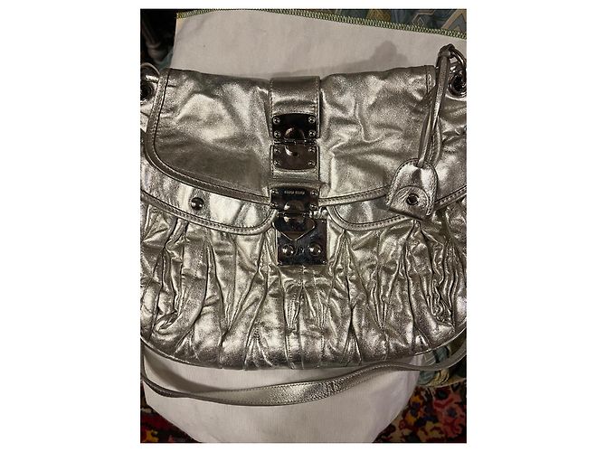 Bolsa de mão acolchoada Miu Miu em couro prateado Prata - vista 5