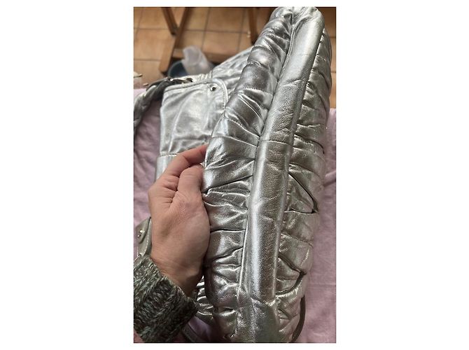 Bolsa de mão acolchoada Miu Miu em couro prateado Prata - vista 8