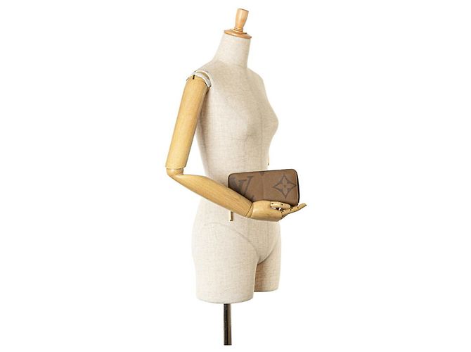 Louis Vuitton Monogram Giant Reverse Zippy Geldbörse Braun - vista 8