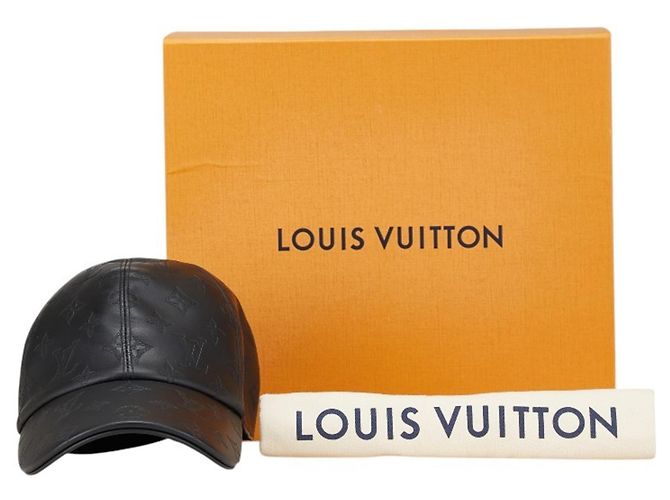 Louis Vuitton Monogram Shadow Cap Black - view 9