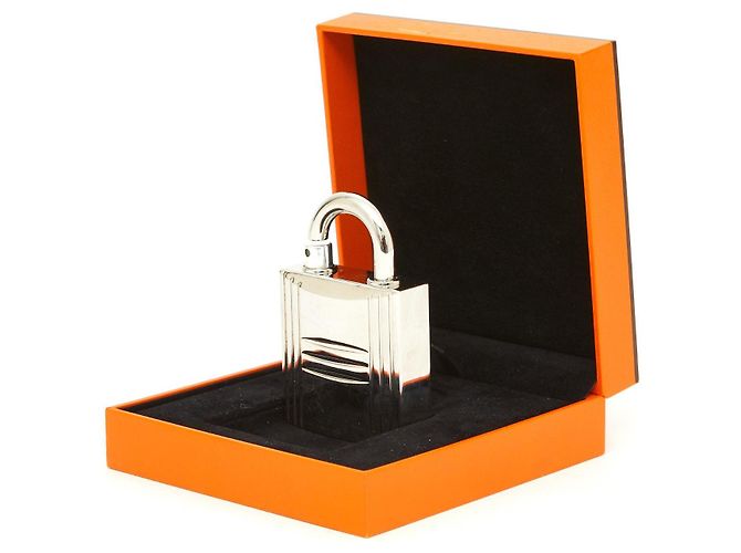 Hermès Cadenas Kelly Caleche 24 Faubourg Refillable Kelly Locker Perfume Spray Hermes Argenté - vue 2