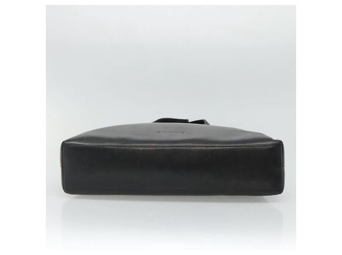Borsa a spalla CHANEL in pelle nera CC Auth bs22384 Nero - vista 9