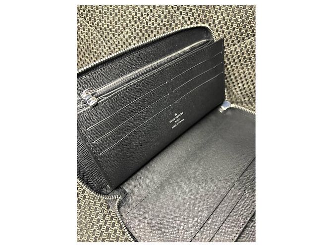 Louis Vuitton Black Leather Wallet - vista 6
