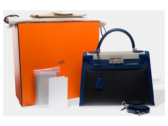 Hermès HERMES Kelly 32 Bag in Blue Canvas - 102529 - view 2