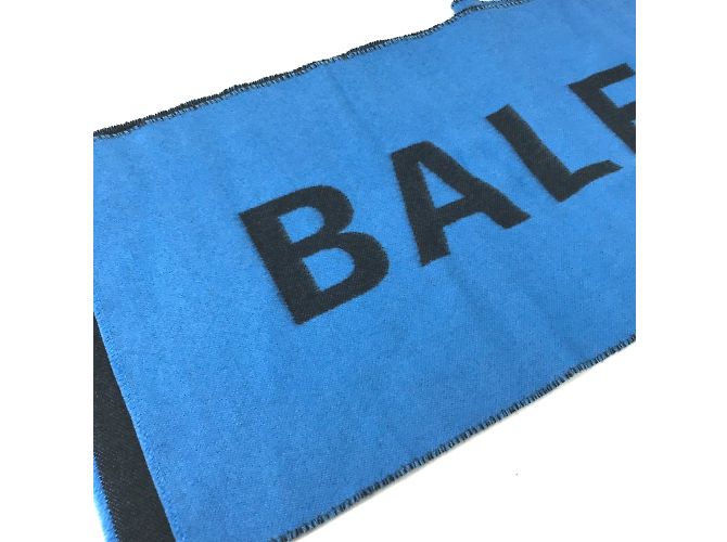 Bicolor Wollschal von Balenciaga - Ansicht 2