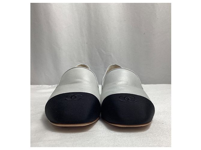 Timeless Bailarinas de cuero plateado con logo CC entrelazado de Chanel Plata - vista 12