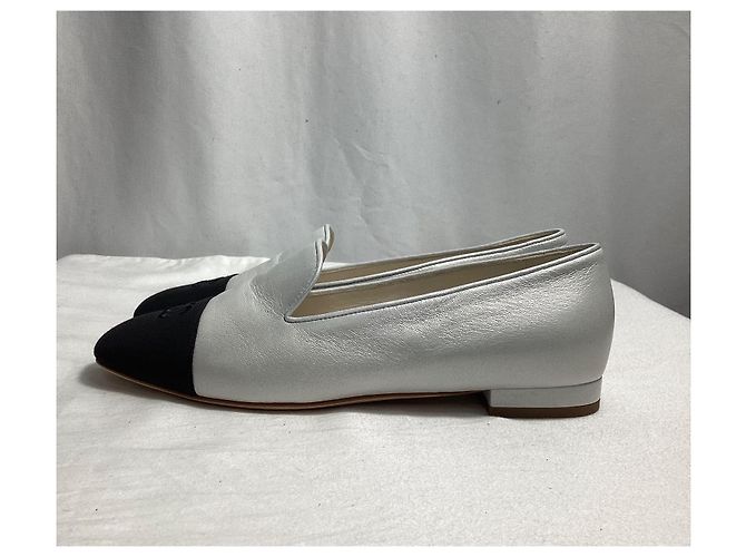Timeless Bailarinas de cuero plateado con logo CC entrelazado de Chanel Plata - vista 14