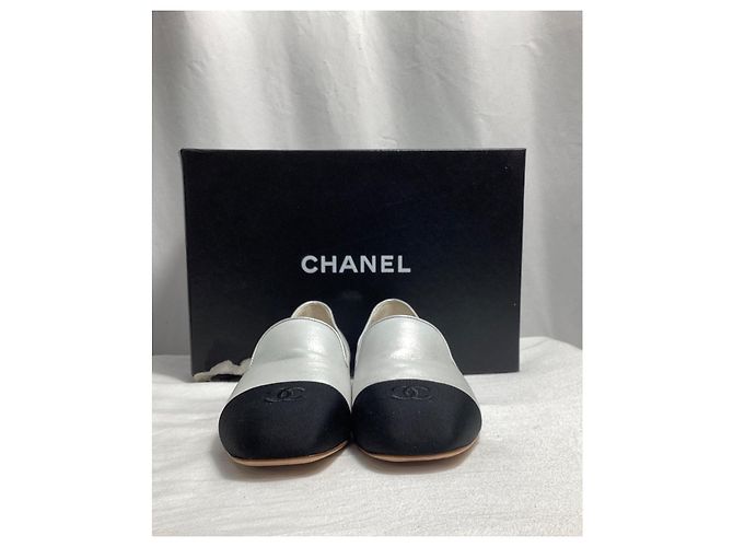 Timeless Bailarinas de cuero plateado con logo CC entrelazado de Chanel Plata - vista 17