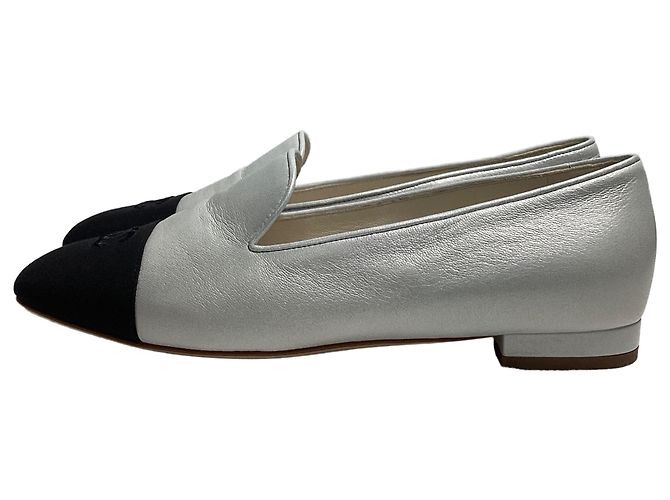 Timeless Bailarinas de cuero plateado con logo CC entrelazado de Chanel Plata - vista 5