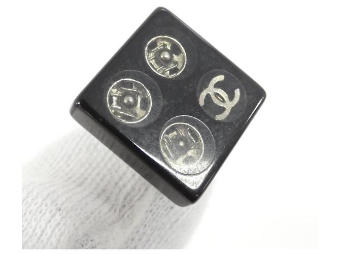 Chanel Schwarz und Silber Clip Ohrringe - Ansicht 3