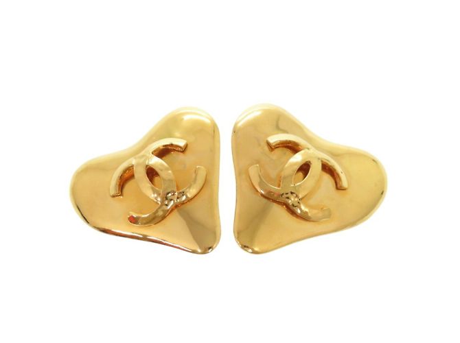 Orecchini in metallo dorato a forma di cuore Chanel Coco Mark D'oro - vista 2