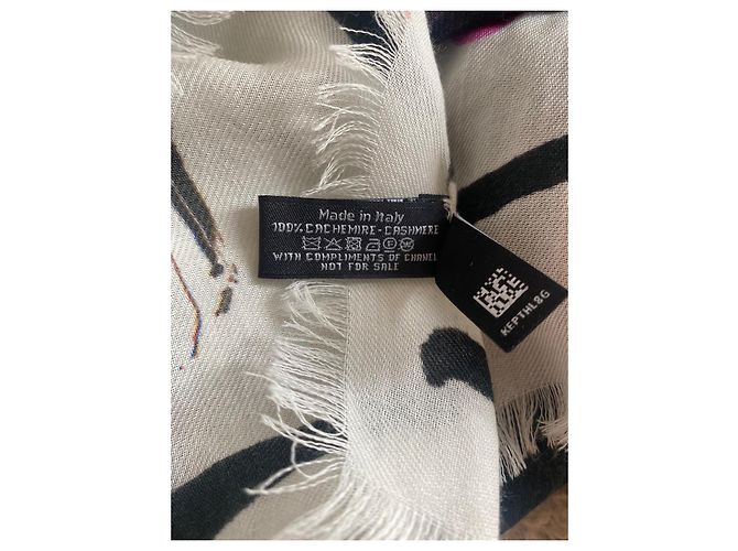 Sciarpa XL Chanel in cashmere tweed Multicolore - vista 3