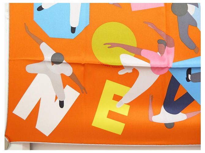 Hermès NUOVO FULARD HERMES OMAGGIO A GENE KELLY 70 CM SETA ARANCIONE - vista 4
