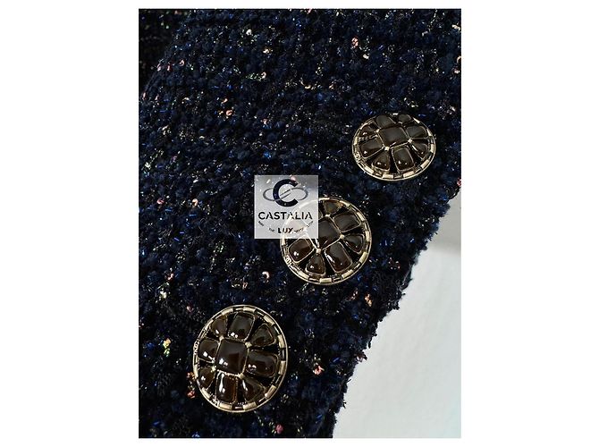 Chanel Neue atemberaubende schwarze Tweedjacke - Ansicht 11