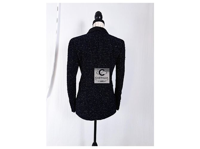 Chanel Neue atemberaubende schwarze Tweedjacke - Ansicht 15