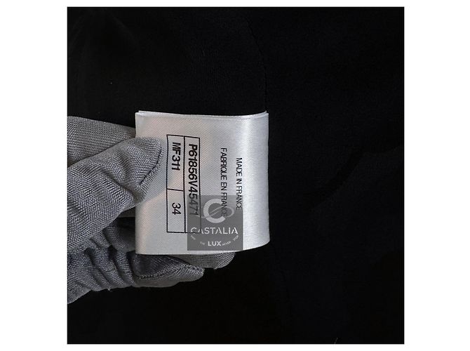 Chanel Neue atemberaubende schwarze Tweedjacke - Ansicht 17