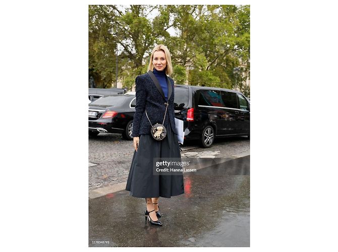 Chanel Neue atemberaubende schwarze Tweedjacke - Ansicht 4