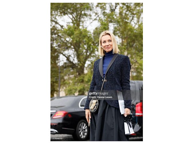 Chanel Neue atemberaubende schwarze Tweedjacke - Ansicht 5