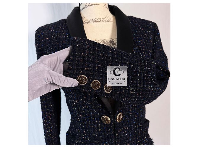 Chanel Neue atemberaubende schwarze Tweedjacke - Ansicht 8