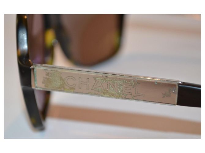 Occhiali da sole Chanel in plastica multicolore - vista 6