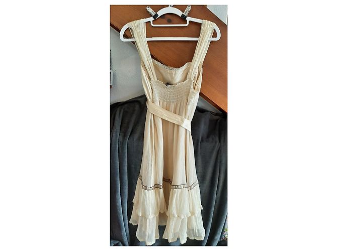Autre Marque Abito Kalebob in seta beige con ricami floreali e pizzo - vista 4