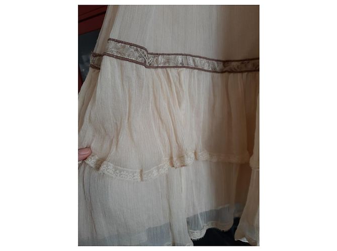 Autre Marque Abito Kalebob in seta beige con ricami floreali e pizzo - vista 7