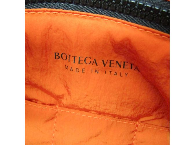 Pochette da viaggio Bottega Veneta 638750 Nero Arancione - vista 9