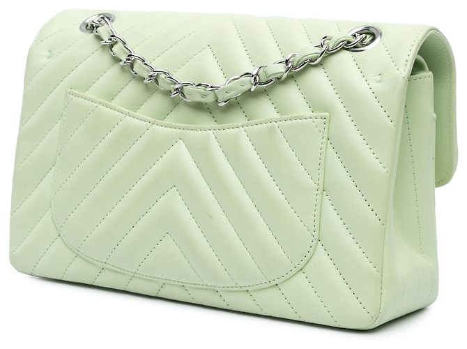 Chanel Verde Piccolo Classico Chevron in Pelle di Agnello Doppio Verde chiaro - vista 2