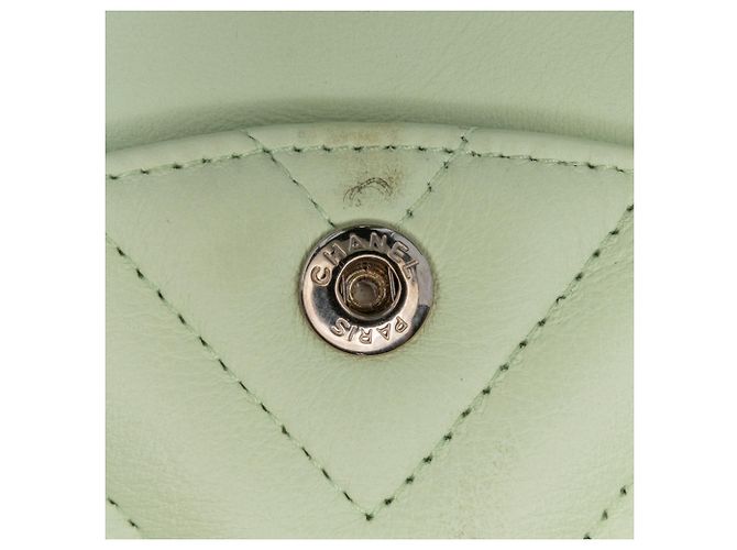 Chanel Verde Piccolo Classico Chevron in Pelle di Agnello Doppio Verde chiaro - vista 8