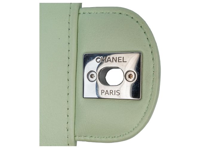 Chanel Verde Piccolo Classico Chevron in Pelle di Agnello Doppio Verde chiaro - vista 9