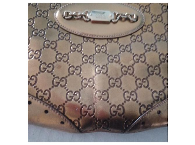 Bolsa de ombro Gucci Charlotte em couro dourado - vista 13