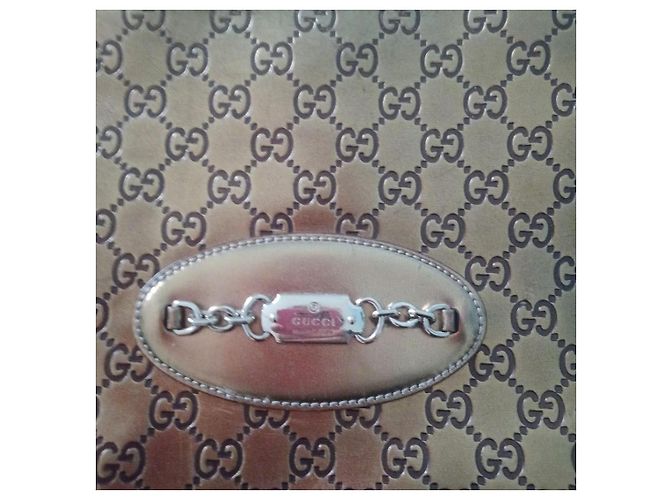 Bolsa de ombro Gucci Charlotte em couro dourado - vista 15