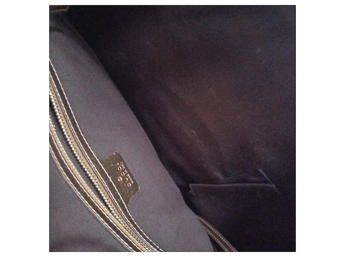 Bolsa de ombro Gucci Charlotte em couro dourado - vista 4