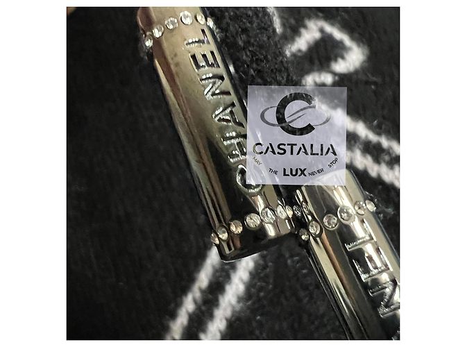 Chanel Novo moletom com capuz CC Logo 2022 Multicor - vista 14
