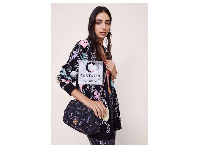 Chanel Novo moletom com capuz CC Logo 2022 Multicor - vista 3