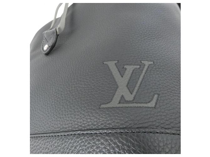 Noe Zaino Noé in Taurillon Louis Vuitton Nero - vista 4