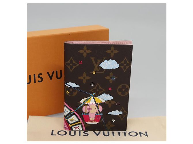 LOUIS VUITTON Monogram Vivienne Couverture Passpole NM M69746 LV Auth 114492A Monogramme - vue 12