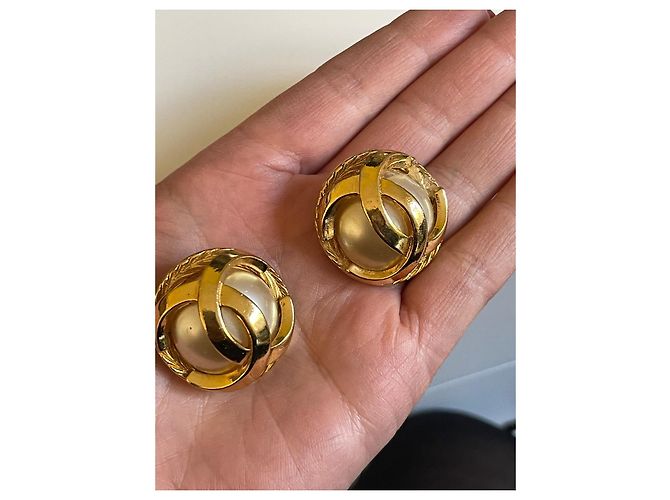 Chanel CC Logo Perlenohrringe Gold Gold hardware - Ansicht 3