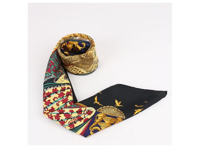 Foulard Hermès Carré 90 "L ATLANTIDE" 100% Seta Nero - vista 16