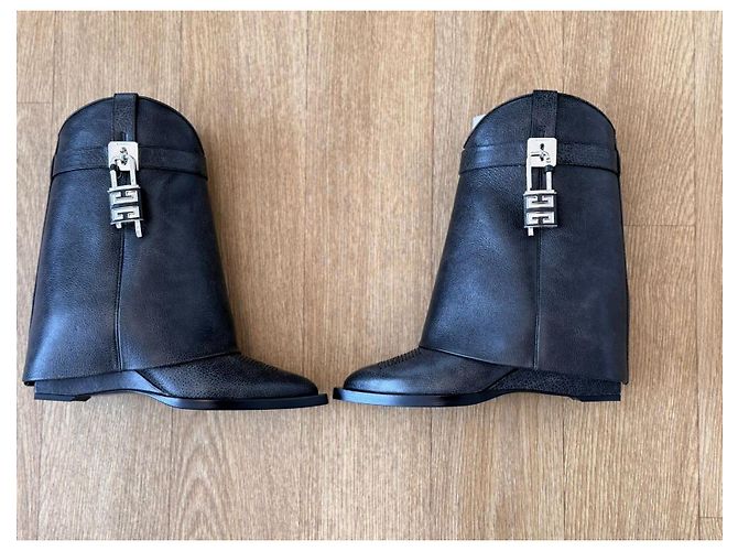 Botines Givenchy Shark Lock Cowboy de cuero negro - vista 2
